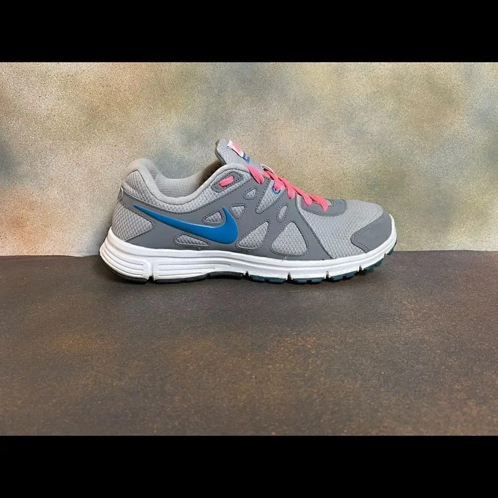 Nike Revolution 2 Women’s Running Shoes Size 9.5M